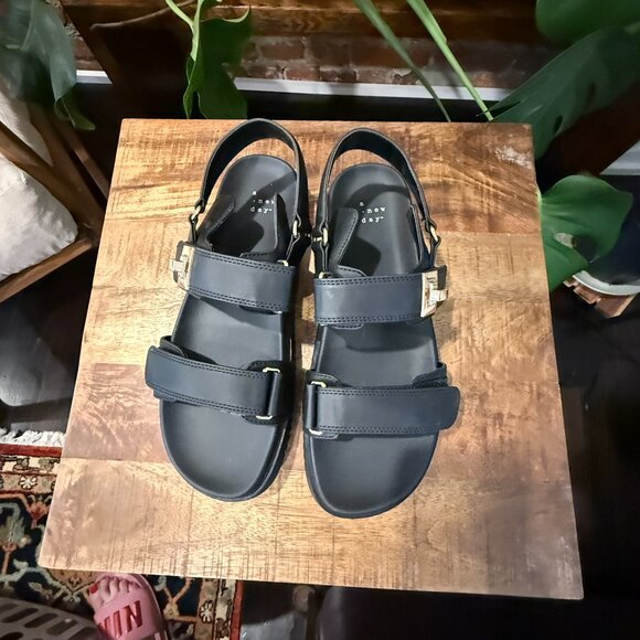 A New Day Chunky Black Sandal - Picture 2 of 4